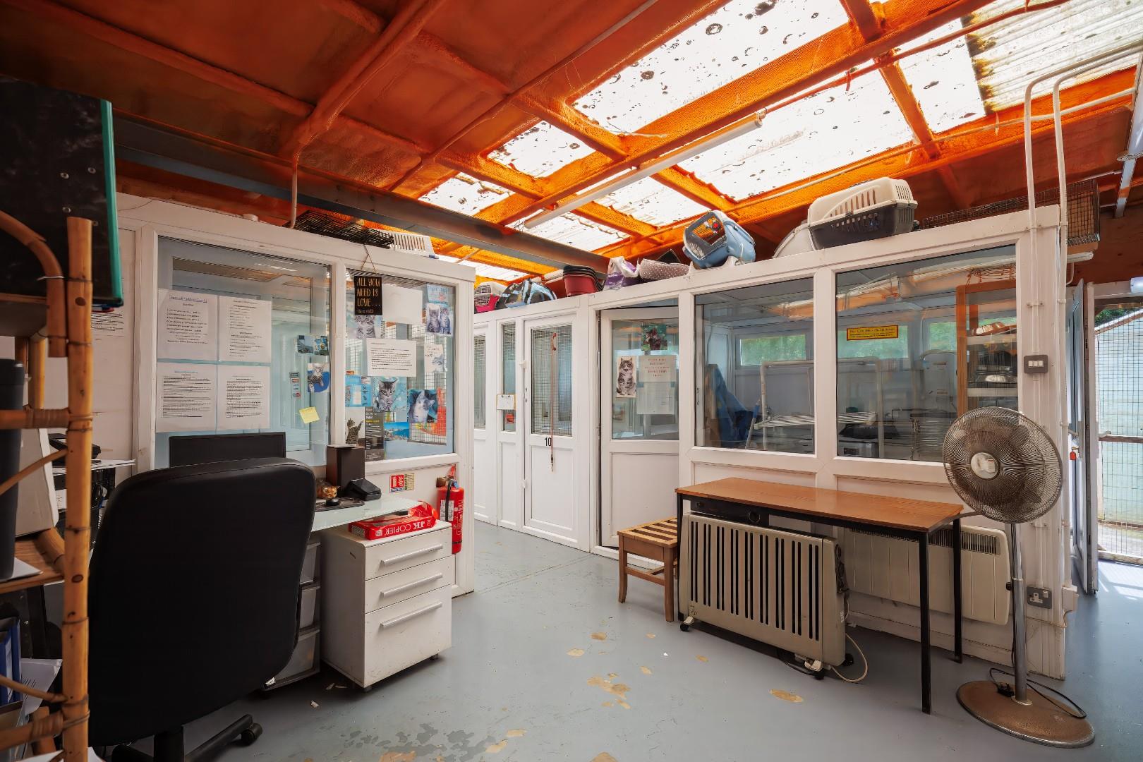 Downside House, Cattery & Equestrian Facilities, Sully Road, Penarth, CF64 2TR